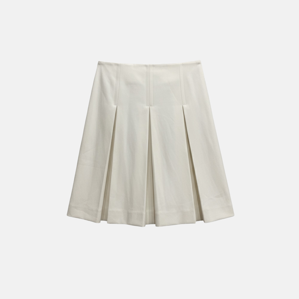 Super Flea Market+Celine+White Blazer+ Skirt+ Set+Alexandra Maria Lara6